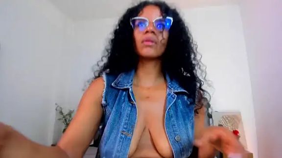 Ellie_Alves
