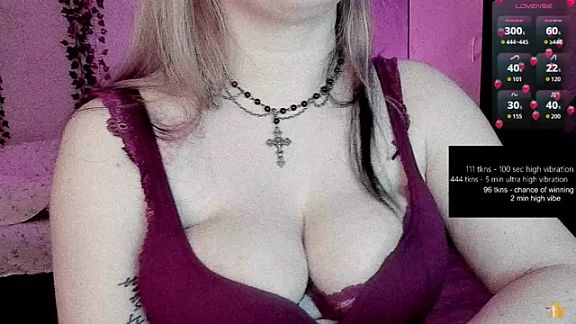 strawberry_elfcat