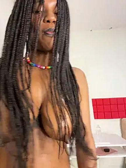 ShantelSexyYoungMilfie