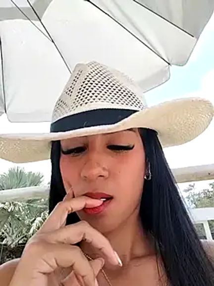 Juliana_Xander