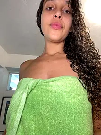 Rati_Curly