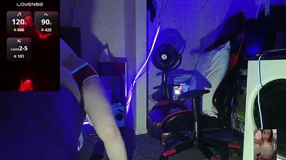 Blondiewithanass