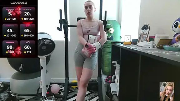 Blondiewithanass
