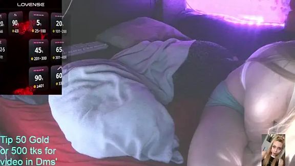 Blondiewithanass