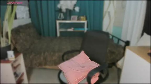 Laura_yourhottestbae123