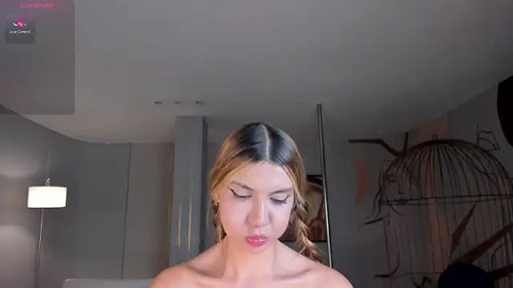 NiaHolland
