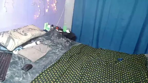 AngelaKissesU