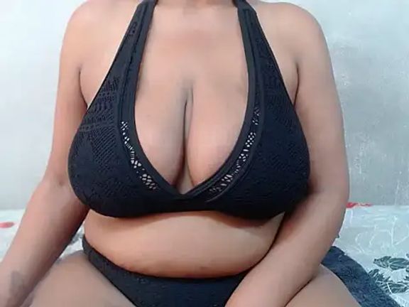 AREOLAKISSXX
