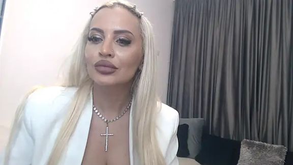 LovelyBlondyxx