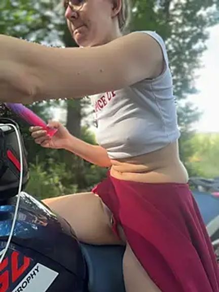 Bikergirl_97