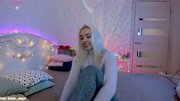 LillyMoure_