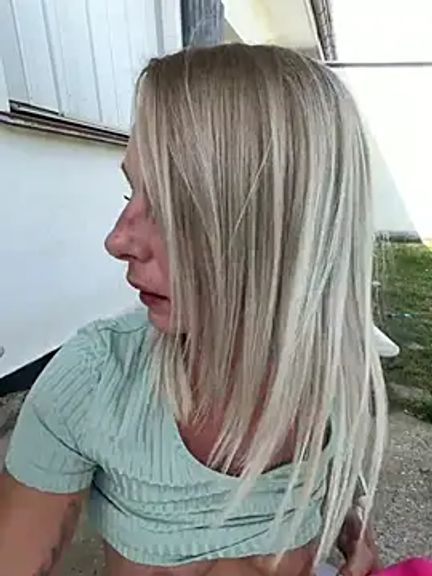 Lili_hot00