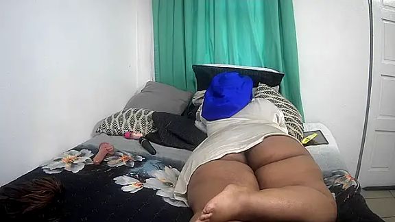 GoldenPussyXOXO
