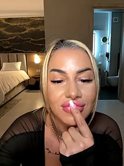KirstieVegas