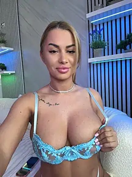 KirstieVegas