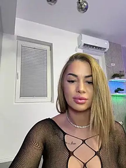KirstieVegas