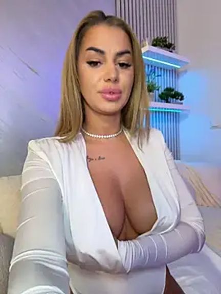 KirstieVegas