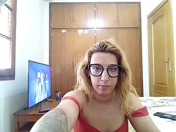 Dakota_Blonde08
