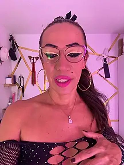 YOURSDEBORA