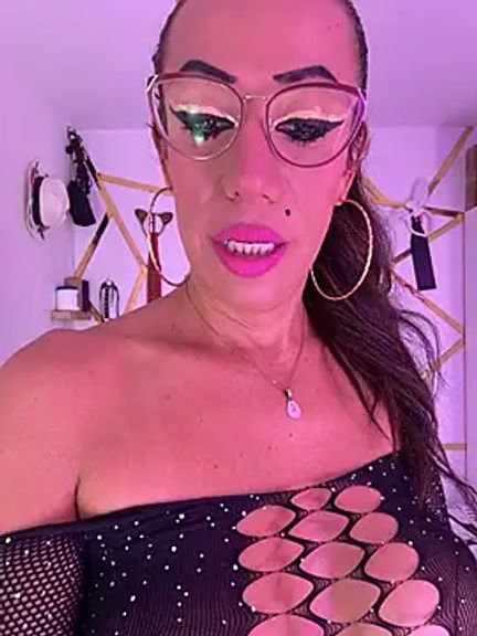 YOURSDEBORA