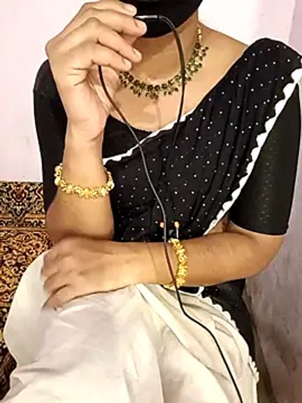 Mallu-Gayathri_Arun