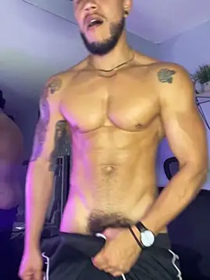 ARON_TAYLER01