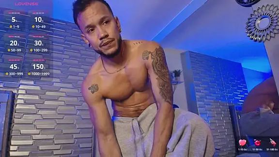ARON_TAYLER01