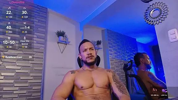 ARON_TAYLER01