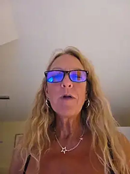 HotWifeLyn68