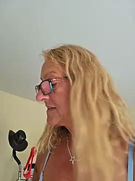 HotWifeLyn68