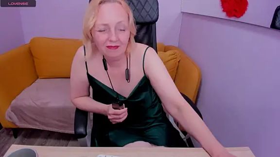 Karen_Villis