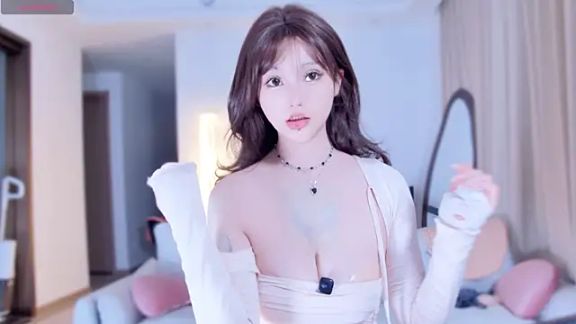 Yr_kitten_333