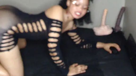 TrishahXo