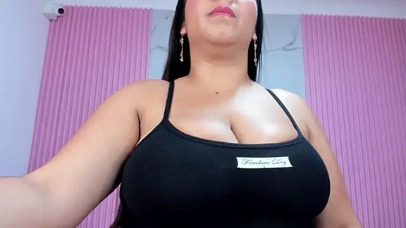 Emy_topless