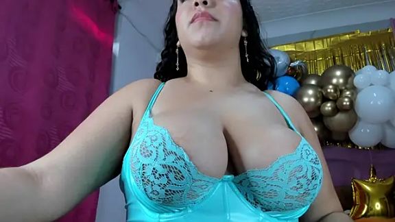 Emy_topless