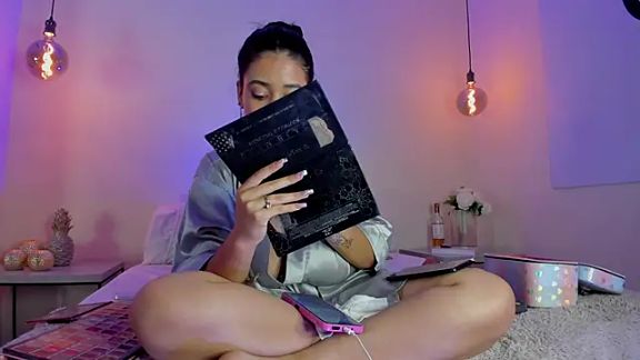 Samantha_hotly