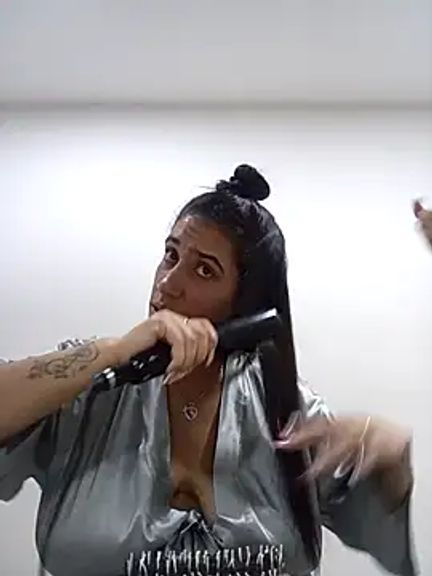 Samantha_hotly