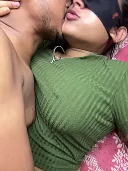 Hot-AngoriBhabhi