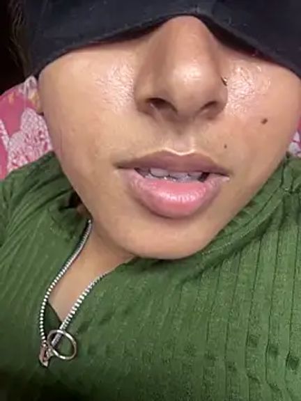 Hot-AngoriBhabhi