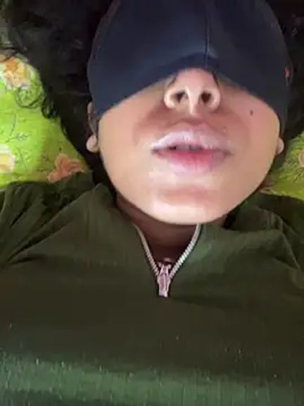Hot-AngoriBhabhi