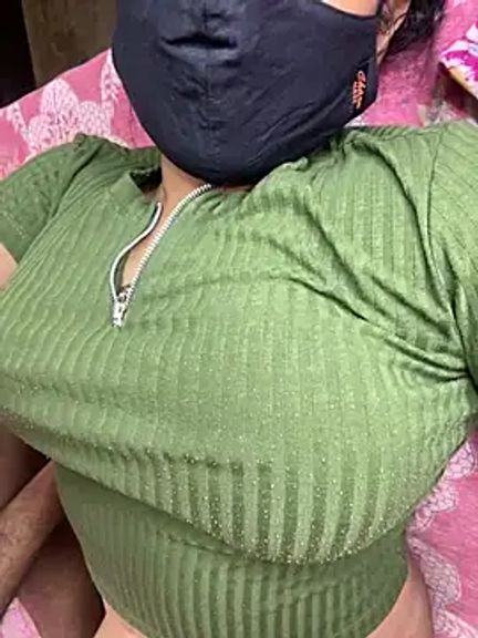 Hot-AngoriBhabhi