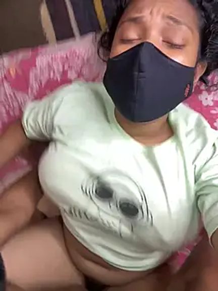 Hot-AngoriBhabhi