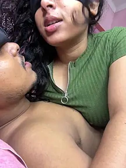 Hot-AngoriBhabhi