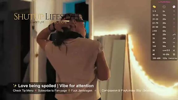 SwingWingWomanSweden