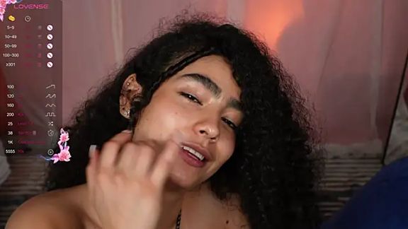Victoria_Curly