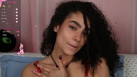 Victoria_Curly