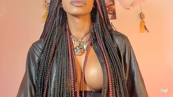 Aprillebony
