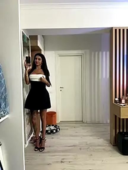 LaraVegas_