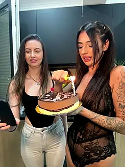 LaraVegas_