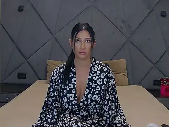 Scarlett_Charm
